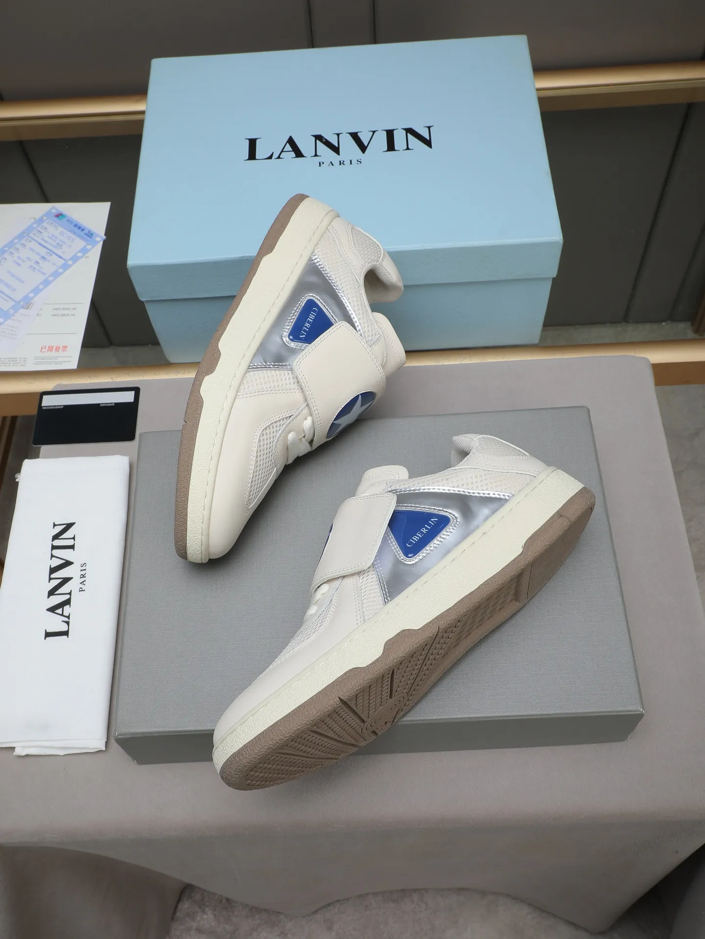 Men's shoes 💰600 [LANVIN] The latest fashionable item! High quality CLAY series‼ ️ The latest trendy products of the season 🌈Many bloggers have planted grass and purchased the original open-mold customization. The upper and outsole are sewn with mark threads without edge sealing. Multiple material splicing combination design. Very versatile for fashionable and casual wear. Comfortable on the feet. Self-recommended. Upper cowhide + cow suede + breathable mesh lining. Foot-padding cowhide. Exclusive original open-mold clear logo rubber outsole ⚠️38-44 (customized for 45)